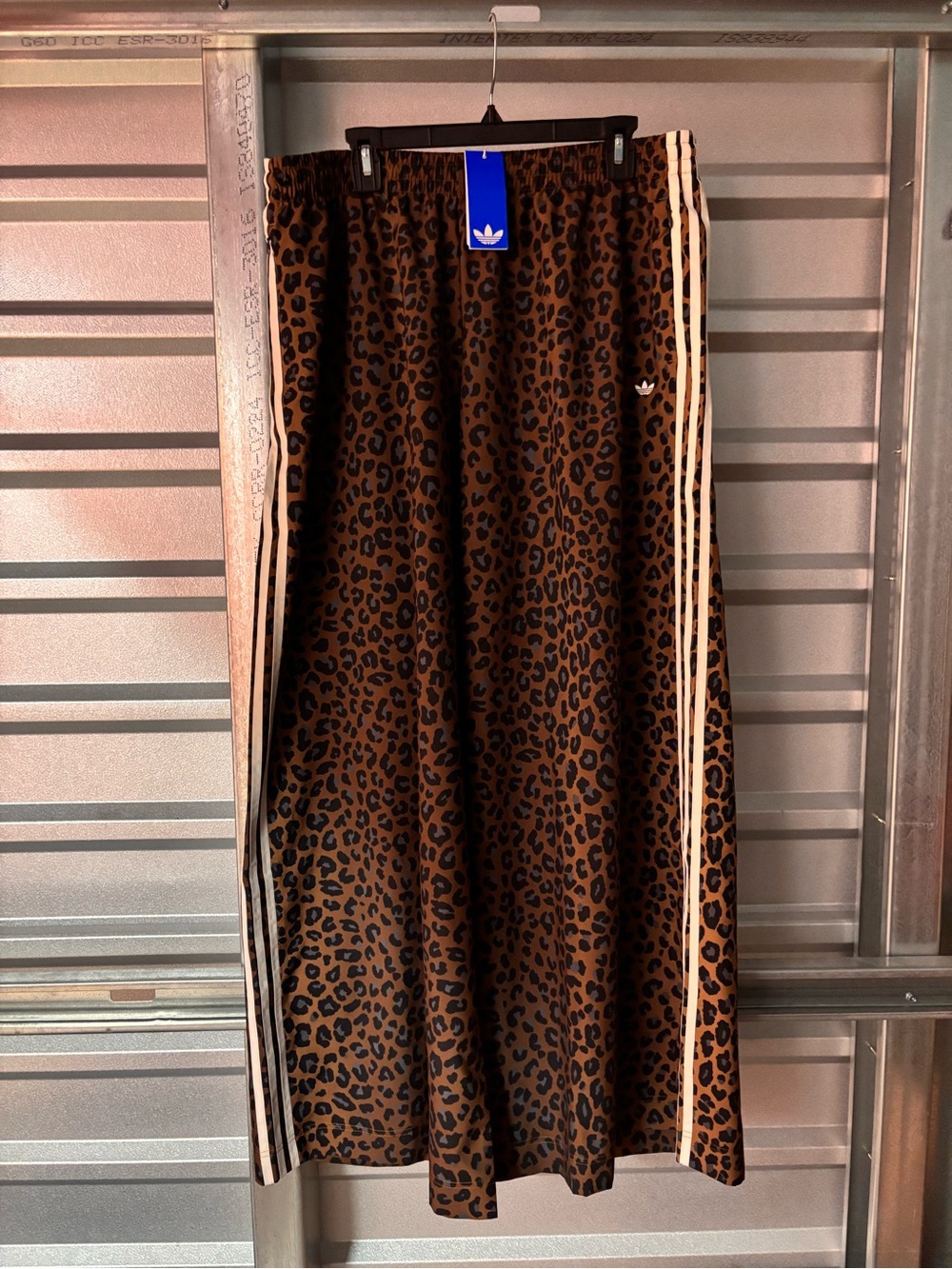 adidas Firebird Leopard Oversized Women's Track Pants Size XL JW7302 - Picture 3 of 6